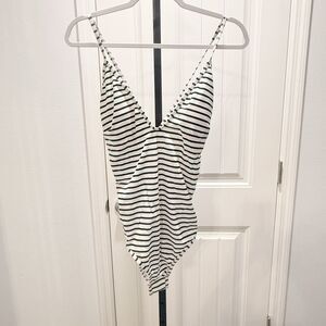 CUPSHE Size XL Crisscross Strap Deep Plunge Black White Stripe 1 Pc Swimsuit
